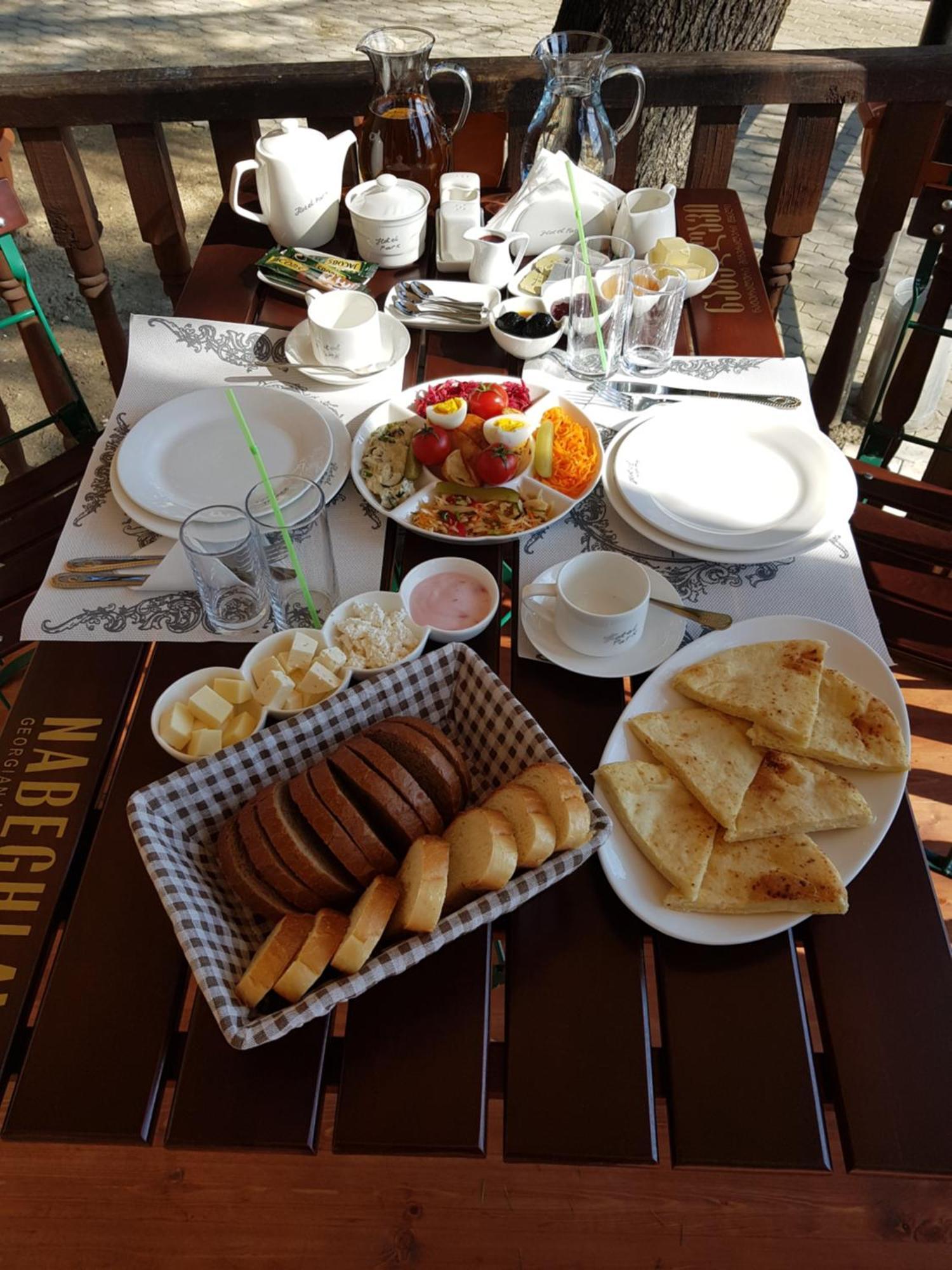 Park Hotel Kutaisi Eksteriør billede