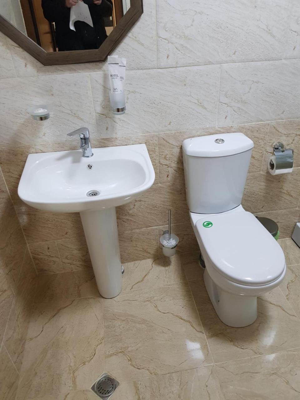 Park Hotel Kutaisi Eksteriør billede